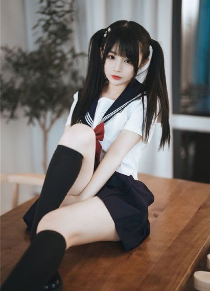 欧美抹胸_4K日本电影免费
