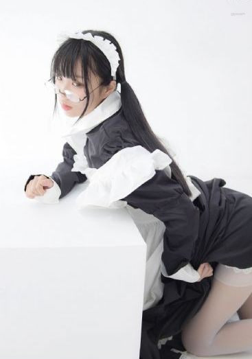 欧美明星派克大衣街拍_1080P免费观看