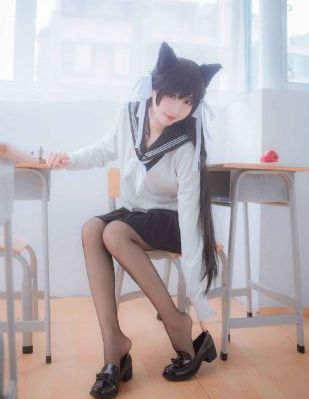 欧美背头烫发发型_4K手机在线看